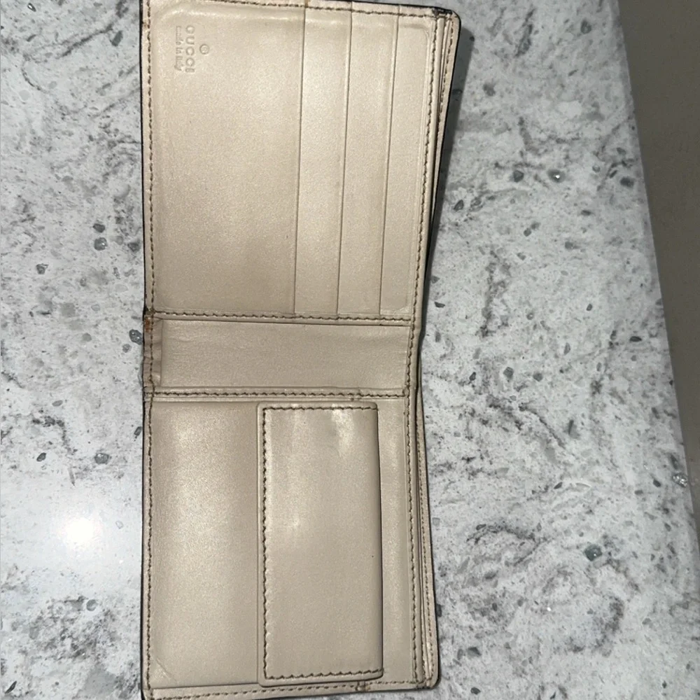 Gucci GG Signature Leather Bifold Wallet AUTHENTIC